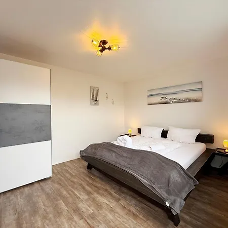 Mien Hus, 2 * Busum