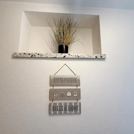 Mien Hus, 2 Apartment *