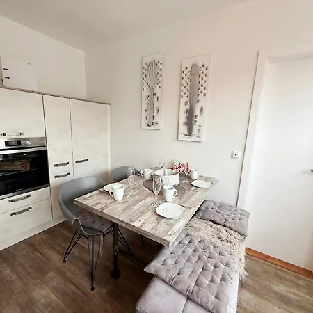 Mien Hus, 2 * Busum
